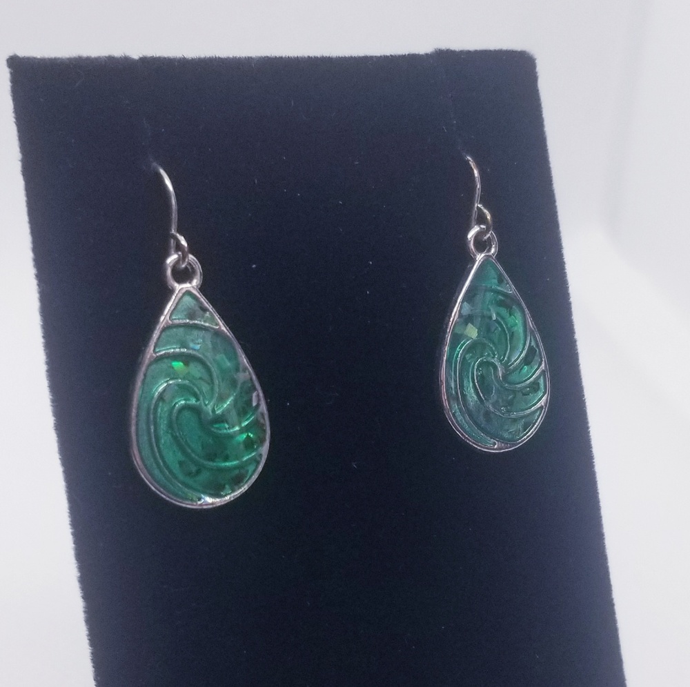 Reflection Of The Sea Earrings EUC - Picture 2 of 4